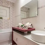 Platinum Vila